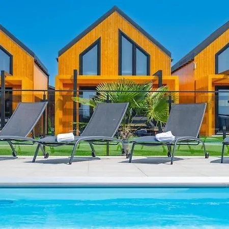 بيت للعطل Homes With Access To The Area